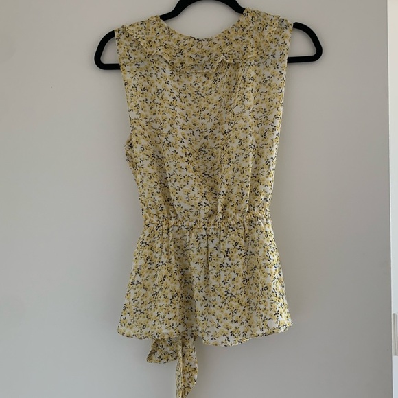 Max Studio Yellow Floral Sleeveless blouse, Small, NWT - Picture 4 of 6